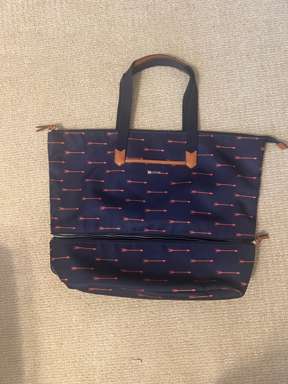Stella & Dot, Navy Arrow Print Tote Bag with Tan Cognac Trim